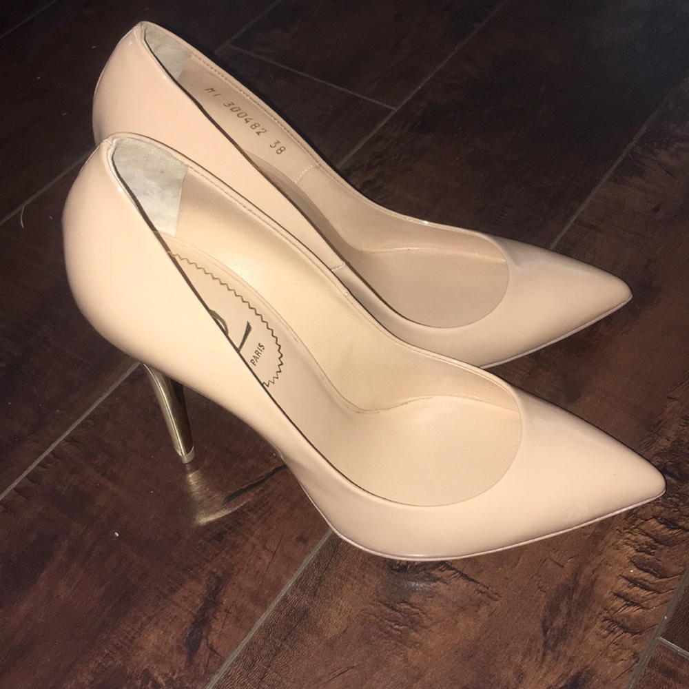 Yves Saint Laurent Patent Leather Pumps - Picture 2 of 7